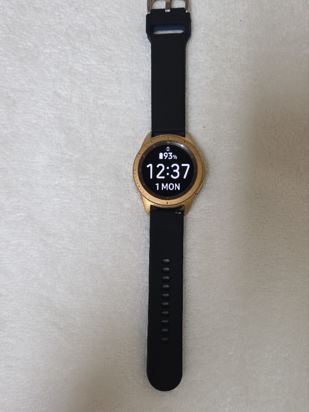 SamsungSmartwatch with Navy Band and Six Interchangeable Silicone Straps/Charger - Picture 16 of 16